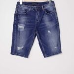 JEANS BERMUDAS, Court